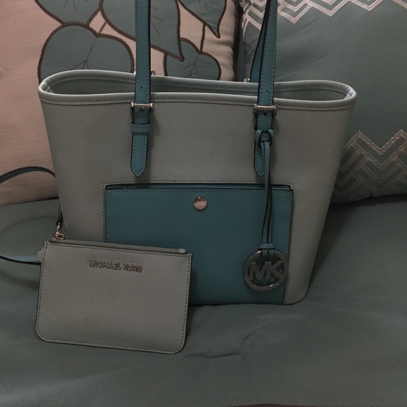 Michael Kors Handbags - Michael Kors Purse